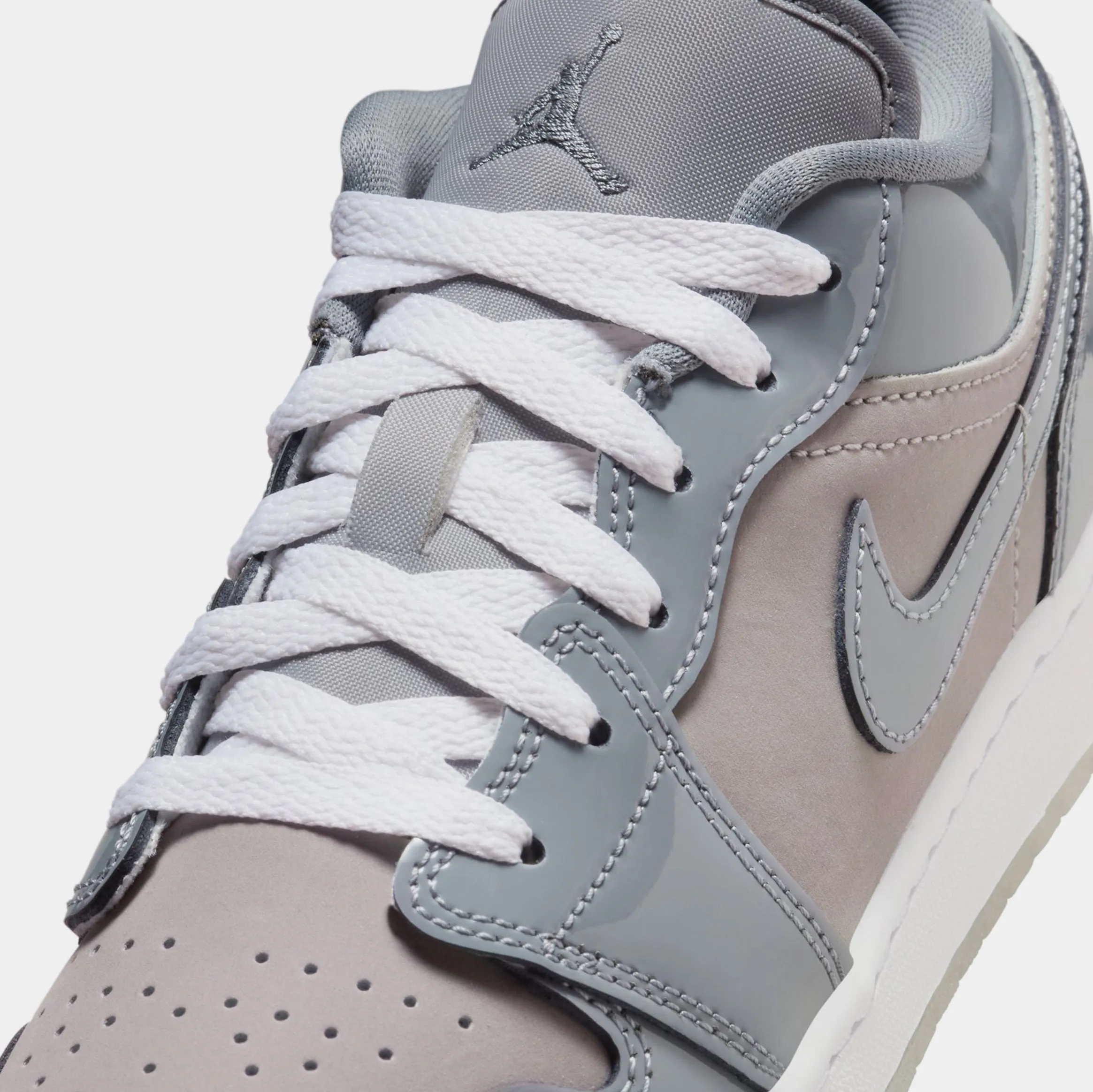 Air Jordan 1 Low SE Grade School Lifestyle Shoes (Grey/Taupe)