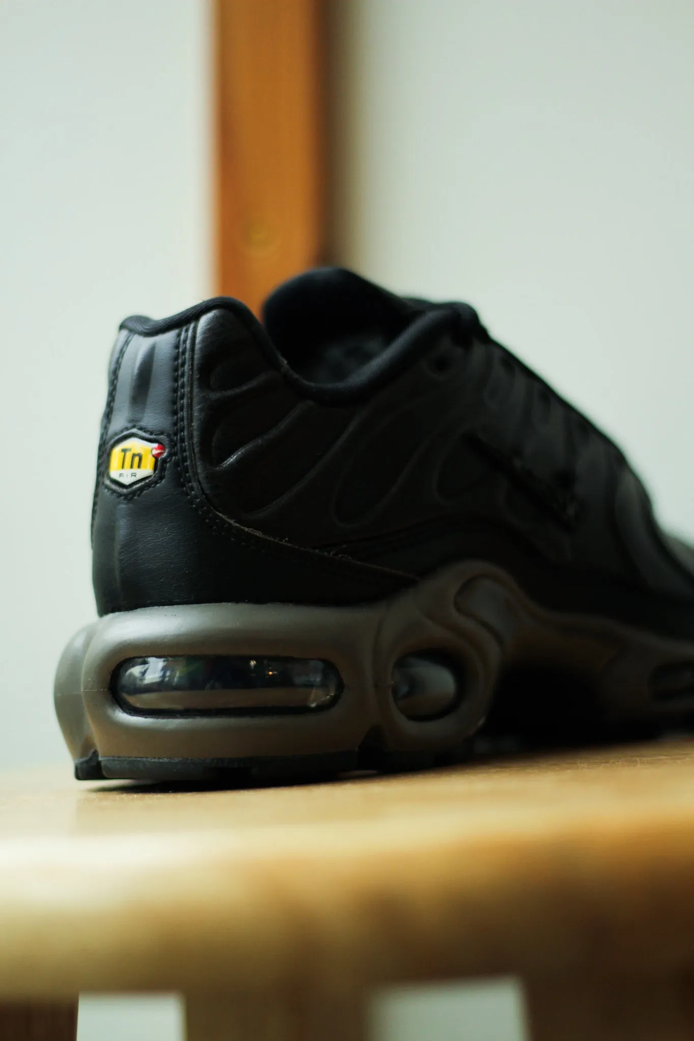 AIR MAX PLUS PRM "BLACK TEA"