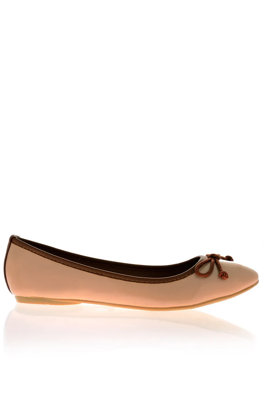 DEUX COULEUR Nude Patent Ballerinas